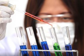 Moderna股票下跌1％，MRNA真的是最有前途的冠状病毒股票吗？