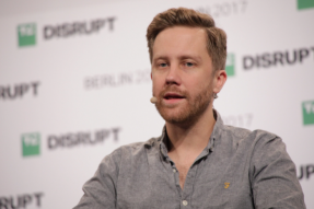 在离开 Monzo 和 Angel 投资公司后，Tom Blomfield 在 Generation Home 担任第一任董事会职务