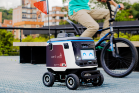 Kiwibot 与酒店业巨头索迪斯合作，将送餐机器人带到更多大学校园