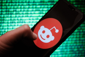 Reddit 正在悄悄地在 iOS 上推出类似 TikTok 的视频提要按钮
