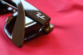 Facebook 推出 Ray-Ban Stories 智能太阳镜