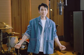 弘扬奥林匹克精神，向世界唱响中国之声，一起向未来